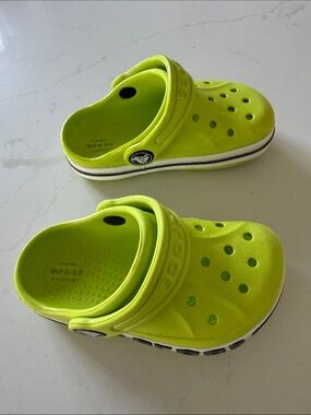 CROCS Kids Neon Lime Green Classic Clogs with Heel Strap